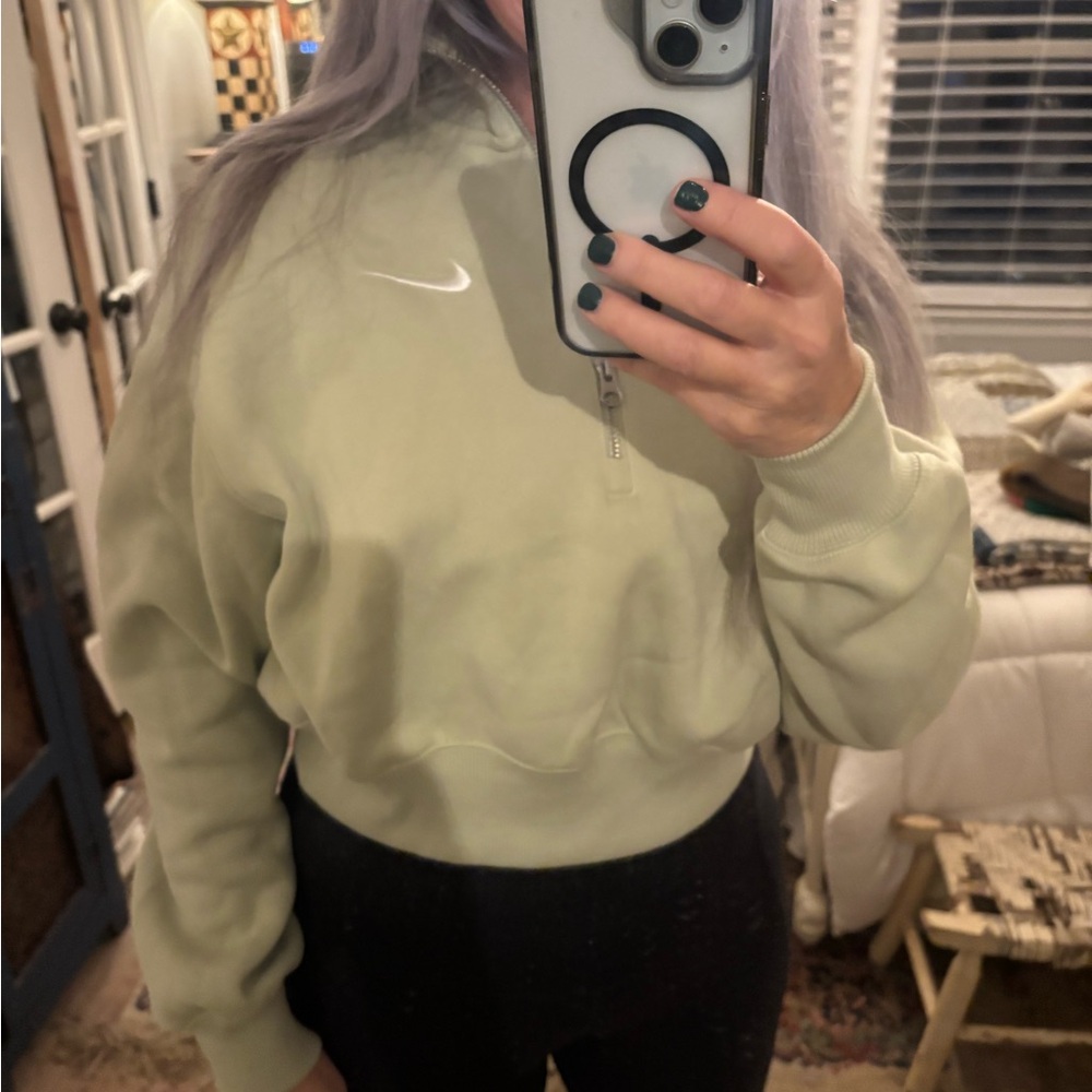 Nike zip Cropped Sweatshirt Womens XS Fit Green Long Sleeve